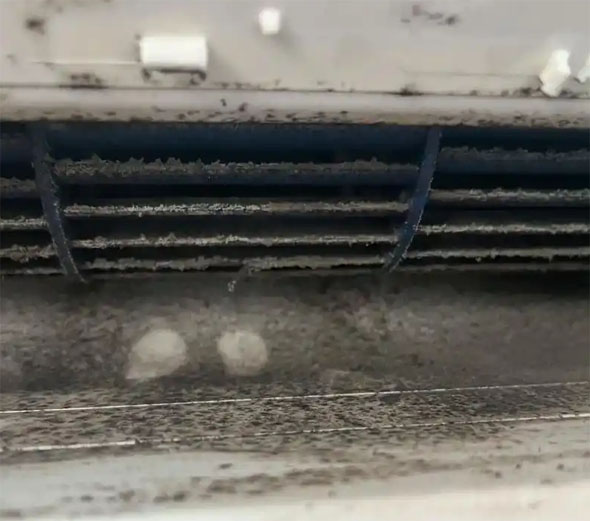 固镇空调吹的风有股烧焦味是怎么回事